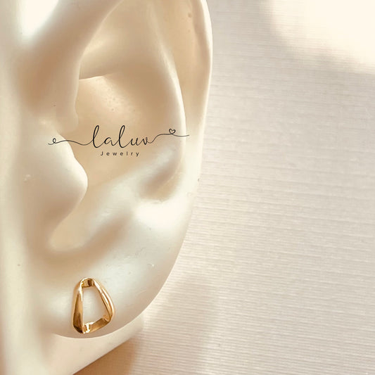 9k Gold Angular Twisted Shape Earrings